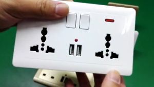 Universal Wall Socket With LED Light Switch 146 Type Dual 3 Holes Socket White PC Panel 13A 250V Standard Power Outlet Socket for wall With USB Port 2.1A double USB Charger