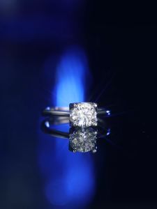 LOVETIA Cincin Kepala Banteng Klasik Moissanite Wanita GRA Original Silver 925 1.0CT Perhiasan BTJZ003