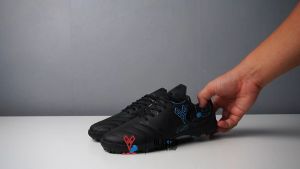 Sepatu Futsal BLASTER Fusion Olahraga Outdoor Hitam Berkilau/Putih Tersipu 44-45