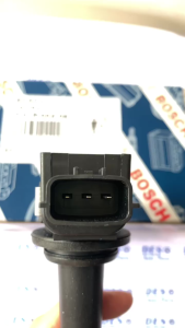 F01R00A067 22448-CJ00A Bosch Nissan Latio Sylphy Teana X Trail X-Trail Grand Livina Almera March Ignition Plug Coil
