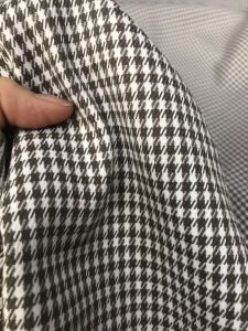 vải cotton bố họa tiết nanh sói _( khổ 1m5) màu xám nhạt dày vừa mềm mịn co dãn nhẹ may đầm váy quần vv