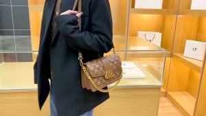 [BISA COD] 2061 Tas Selempang Wanita I.T mkontov Free Paper Bag & Tag Label Tas Selempang I.T Kulit Hitam Dan Cokelat