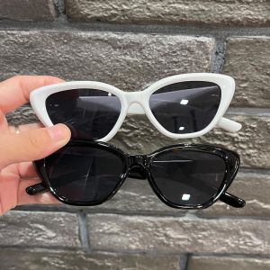 Kính Râm Trẻ Em Kính Mắt Gọng Nhỏ Mắt Mèo Cá Tính Kính Râm Đẹp Trai Bé Trai Sành Điệu Phong Cách Hàn Quốc Kính Mắt Chụp Ảnh Cổ Điển Cho Bé Gái