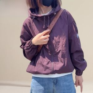 เสื้อคลุมกันแดดทรงหลวมสำหรับผู้หญิงในช่วงฤดูร้อนปี 2025 พร้อมฮู้ดระบายอากาศได้ดี ไซส์ใหญ่ เสื้อคลุมกันแดดสำหรับกลางแจ้ง