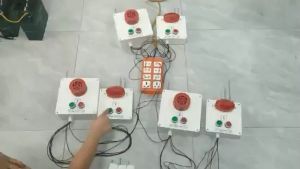 Bộ báo cháy tổ liên gia ưu việt 1 bộ còi lắp trong nhà 1 bộ đèn lắp ngoài nhà