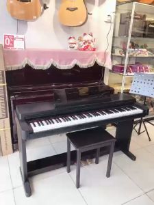 Đàn Piano Điện Yamaha CLP 560 + Tặng Kèm Ghế Piano Cao Cấp