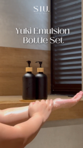 Yuki Emulsion Bottle Set with Wooden Tray – Tempat Botol Sabun Pump Cair Porcelain Set 2 Botol Sabun Minimalis Elegan