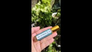De-Stress Sweet and Minty aromatherapy massage roll-on 10ml. For massage relaxation and pain management Soothing and mood uplifting. With Peppermint Lavender and Sweet Orangle essential oils.