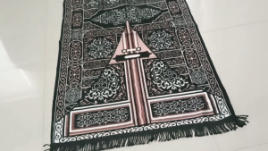 Sajadah Rajut Premium Motif Kiswah Rumbai Tambang Ukuran 70x110cm