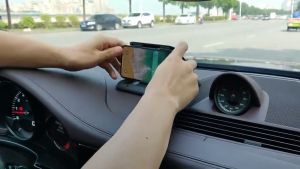 Car Mobile Phone Holder Mobile Phone Navigation Bracket Suitable for Mobile Phone Holder of Any Car