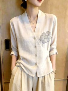 OU ZHI YAN FASHION | Commuter Style White V-Neck Embroidery Simple Design Slim Fit Shirt
