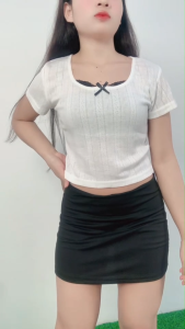 ชุดเซ็ตสองชิ้น เสื้อแขนสั้นลูกไม้+กระโปรงรัดรูป ดีไซน์เรียบหรูแมทช์ง่าย