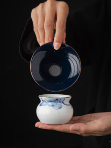 Hand-Painted Ceramic Tea Strainer Single Piece Tea Separator for Home Use Blue And White Porcelain Tea Set Accessory Public Cup