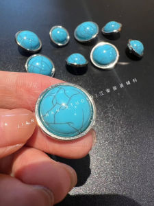 กระดุมโลหะเกรดพรีเมียมสไตล์ใหม่สำหรับเสื้อสเวตเตอร์คาร์ดิแกนฤดูใบไม้ร่วง/ฤดูหนาว กระดุมเสื้อสูทขนาดใหญ่สำหรับผู้หญิง