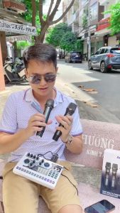 COMBO SoundCard X5 mới 2024 Hỗ trợ Auto-tune Bluetooth Pin sạc Đèn LED và nhiều hiệu ứng âm thanh đa dạng - Micro Đa Năng AK298