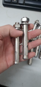 TẮC KÊ NỞ INOX 201 đủ các kích thước M8M10M12(inox 201)