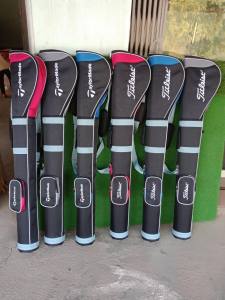 Túi đựng gậy tập golf cỡ lớn chất liệu vải dù có thể đựng từ 6-8 gậy golf và nhiều phụ kiện Golf