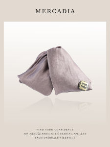 Korean Style Letter Gold Label Triangle Hair Clip Vintage Hepburn Elegance Womens Back of Head Shark Clamp Hair Accessories