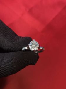 Diamcity (Free Gra Certificate) Cincin moissanite 2 karat emas putih PT950 untuk wanita