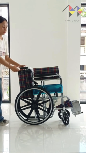 รถเข็นผู้ป่วย เหล็กชุบ รุ่นมาตรฐานโรงพยาบาล ล้อแม็ก พับได้ รุ่นเบาะผ้าลายสก็อต ยอดนิยม Standard Foldable Wheelchair with Mag Wheels รับน้ำหนัก 100 กก.mppc รถเข็นผู้ป่วย เหล็กชุบ รุ่นมาตรฐานโรงพยาบาล เบาะผ้าลายสก็อต ล้อแม็ก พับได้ ยอดนิยม พร้อมส่งแล้ว!!