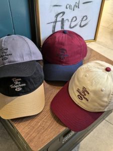 Mũ Bóng Chày Mềm Màu Khối Thêu Chữ Cho Nữ Mũ Rộng Che Nắng Kiểu Dáng Đường Phố Mũ Cặp Đôi Mũ Lưỡi Trai Mũ Cotton Mùa Hè