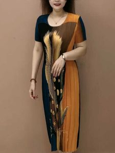 ชุดเดรสยาวปานกลางผ้าโพลีเอสเตอร์ทรงเอแขนสั้นพิมพ์ลายสไตล์เกาหลีสำหรับผู้หญิงวัย 40-49 ปี