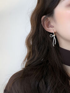 Sparkling Butterfly Embedded Long Tassel Earrings Womens Fashionable Slimming Face Shape Alloy Gold Plated Artificial Gemstone Handmade Ear Hooks