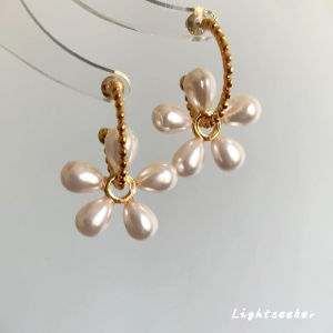 S925 Sterling Silver French Style 3D Imitation Pearl Flower Earrings Women Unique Personality Ear Jewelry High End Feeling