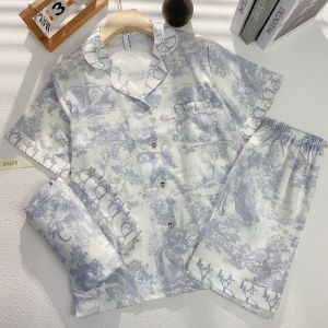 ชุดนอนผ้าไหม FENTENG CARE สำหรับผู้หญิง ชุดนอนแขนสั้นผ้าไหมน้ำแข็ง ชุดนอนฤดูร้อน 2025 ชุดสามชิ้นพร้อมกล่องของขวัญสำหรับเพื่อนที่ดีที่สุด