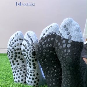 Maelizz octopus9 ถุงเท้าฟุตบอล 1คู่ ถุงเท้ากีฬา กันลื่น เพิ่มความหนาพื้นถุงเท้าและระบายอากาศ ใส่ได้ทั้งหญิงและชาย ใส่สบาย ระบายอากาศดี พร้อมส่ง M71