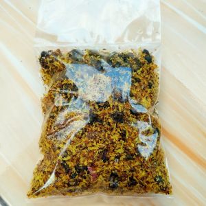 Serundeng tutut/pendamping nasi Gurih Mumer.