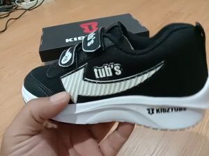 KIDZTUBS Sepatu Sekolah Anak Paket Koplit Sepatu Sekolah + Tas Sekolah + Kaos Kaki Size 28 29 30 31 32 33 34 35 36 37 TUBS1632021925