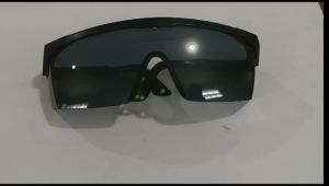 Kacamata Hitam Biasa Kotak DIN 10