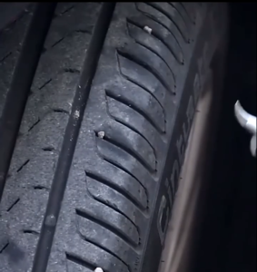 ส่งจากร้าน 🇹🇭ในกทม. เหล็กสาม สำหรับงัดหินติดดอกยาง เพิ่มความสวยงามปลอดภัย ใช้งานสะดวกสบาย เหมาะสำหรับรถ