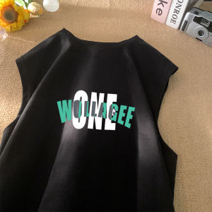 Qu Xun เสื้อสเวตเตอร์ผู้ชายสไตล์อเมริกันหลวมพอดีเสื้อยืดผ้าฝ้ายแขนกุดสําหรับฤดูร้อนแฟชั่นลําลองการออกแบบคอกลมอเนกประสงค์