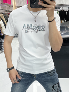 เสื้อยืดแขนสั้นผู้ชาย ฤดูร้อน คอกลมการถ่ายเทความร้อนตัวอักษรลายดอกไม้สไตล์ใหม่ สลิมฟิต อินเทรนด์ เสื้อยืดแขนครึ่งตัว