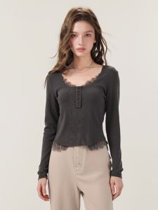 เสื้อยืดคอกว้างแขนยาวทรงสลิมฟิตสไตล์วินเทจฝรั่งเศสสำหรับผู้หญิง ฤดูใบไม้ร่วง 2024 เสื้อตัวบนสีพื้นแบบใหม่