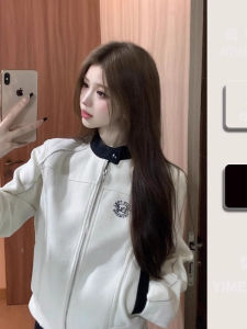 WANGGONGZHU | เสื้อแจ็คเก็ตเบสบอลปักลายสไตล์หวานๆ สำหรับผู้หญิง ฤดูใบไม้ผลิ 2025 เสื้อตัวบนหลวมๆ สไตล์ลำลอง แขนยาว ปกติ