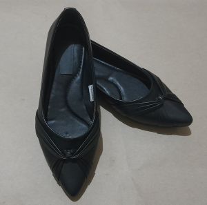 sepatu balet cantik murah bekualitat dengan sol karet anti licun
