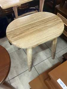 เก้าอี้สตูไม้สักส่งแคปซูลมินิหม้อนั่งสบายไม่ต้องเคลือบแล็กเกอร์เงาทำสีเซียนขาวและสีแล็กเกอร์พร้อมใช้งานไม้สักแท้ 100%