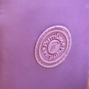 กระเป๋าสตางค์ยาวสําหรับผู้หญิงทําจากวัสดุไนลอนพร้อมซิปเปอร์ ออกแบบสีทึบ กระเป๋าสะพายหลังที่หลากหลายสําหรับผู้สูงอายุกลางคน