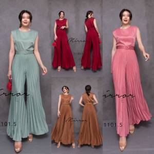 (นางแบบใส่ชุดขาย) MadaM PleaT JumpsuiT จั้มสูทคุณนาย จั้มสูทมาดาม แขนกุดกางเกงขาบานอัดพลีท มาพร้อมเข็มขัดเข้าชุด จั้มสูทแขนกุด จั้มสูทขาบาน จั้มสูทพลีท