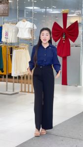 Áo Sơ Mi Nữ GUMAC Tay Dài Chiết Ly Lá Cổ Nhọn Vải Lụa Mềm Mát Công Sở AF03007