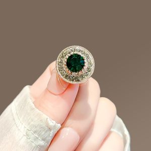 Retro Green Diamond Mini round Brooch Pin High End Womens Open Cardigan Anti-Light Clip Brooch Miniature Chest Flower Accessory