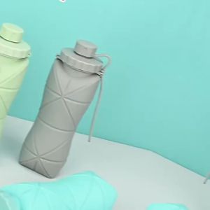 600ml Collapsible Reusable Leak Proof Lightweight Water Bottle for Outdoor TravelGymHikingCyclingCamping Silicone Foldable Folding Water Bottles for Sports Tumbler