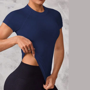 Womens short-sleeved sports top breathable and quick-drying fabric suitable for running and yoga