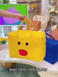 Simple Cartoon Large Capacity Portable Storage Travel Bag