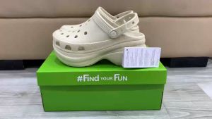 Giày sục crocs chuẩn xịn chống hôi chân nhựa tế bào êm mềm siêu bền đi mưa lội nước đi biển Crocs bae classic đế cao 8cm màu kem