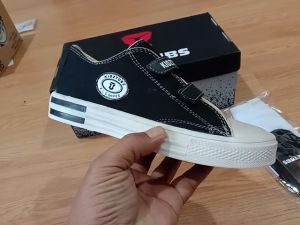 Koleksi Sepatu Sekolah Anak Laki-Laki & Perempuan dari KidzTubs