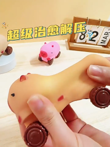 Capibara Toy Scooter Lala / That Can Stretch With Wheels Capibara Toy Scooter Lala / Stress Relief Toy / Pull Car Toy / Cheap Toy